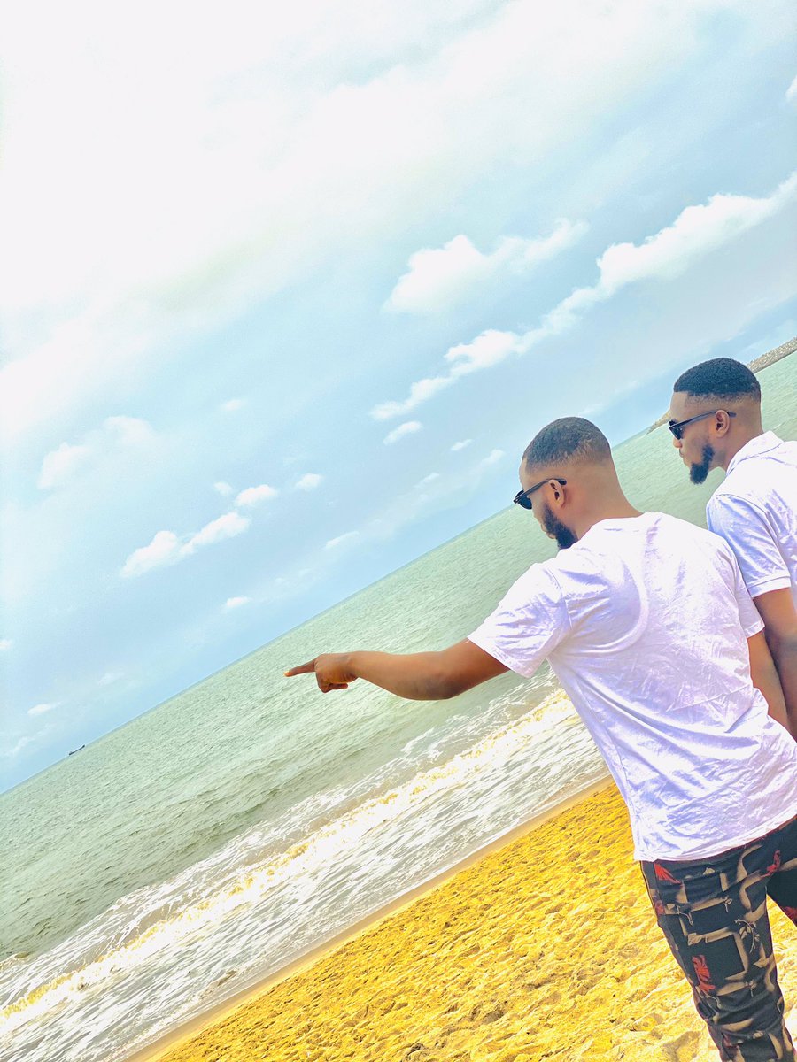 mallamfaiz's tweet photo. High tides and good vibes ✨ getting my dose of vitamin-SEA 😍

My babe said I look like HUSHPUPPI https://t.co/pY5xl1j4G4