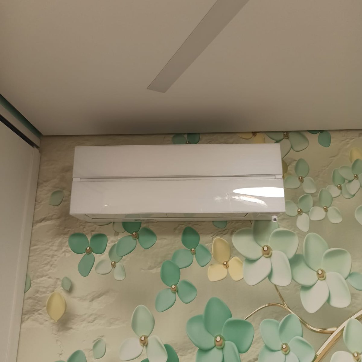 klimatstroiserv's tweet photo. Установка кондиционеров в Москве в Кремле в Барвихе в коттеджах https://t.co/rC12zbmBDI