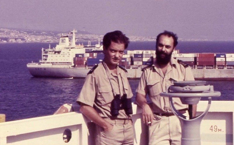 Artículo "Ayudemos a los que empiezan" del capitán y práctico <a href="/CarlosDuclos10/">Carlos Duclos</a>, <a href="/practicospuerto/">Prácticos de Puerto</a> <a href="/PuertoAlgeciras/">Puerto de Algeciras</a> puentedemando.com/ayudemos-a-los… <a href="/DGMM_SCT/">Dirección General de Marina Mercante</a> <a href="/PuertosEstado/">Puertos del Estado</a>