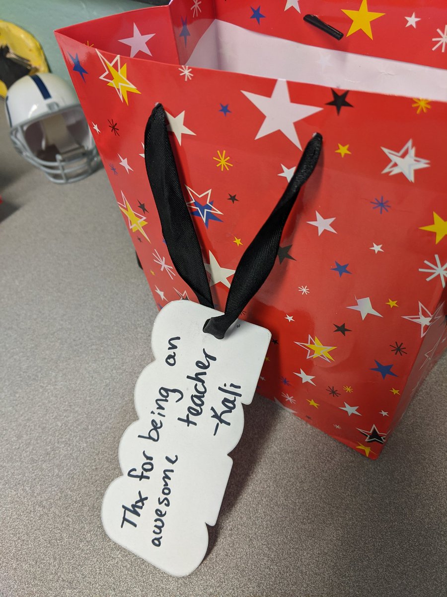 AnthonyHarter's tweet photo. Sometimes it's a little things that can mean a lot. this is the most difficult job I've ever had other than being a parent and it is also one of the most rewarding. #teacherlife #teaching https://t.co/FvuzHIDo29