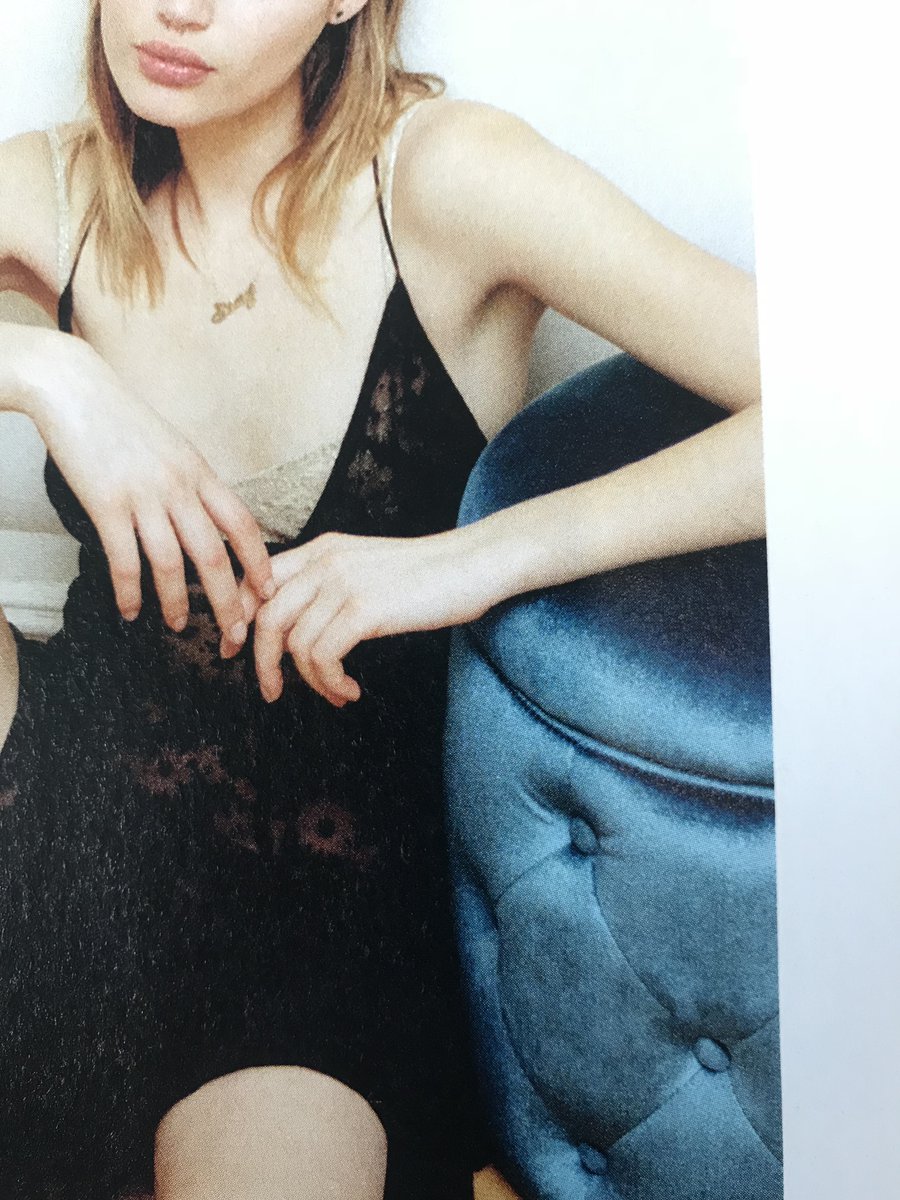 PoppyGooderick's tweet photo. forever coming back to the old tear sheets <3 https://t.co/FyN8SngMJl