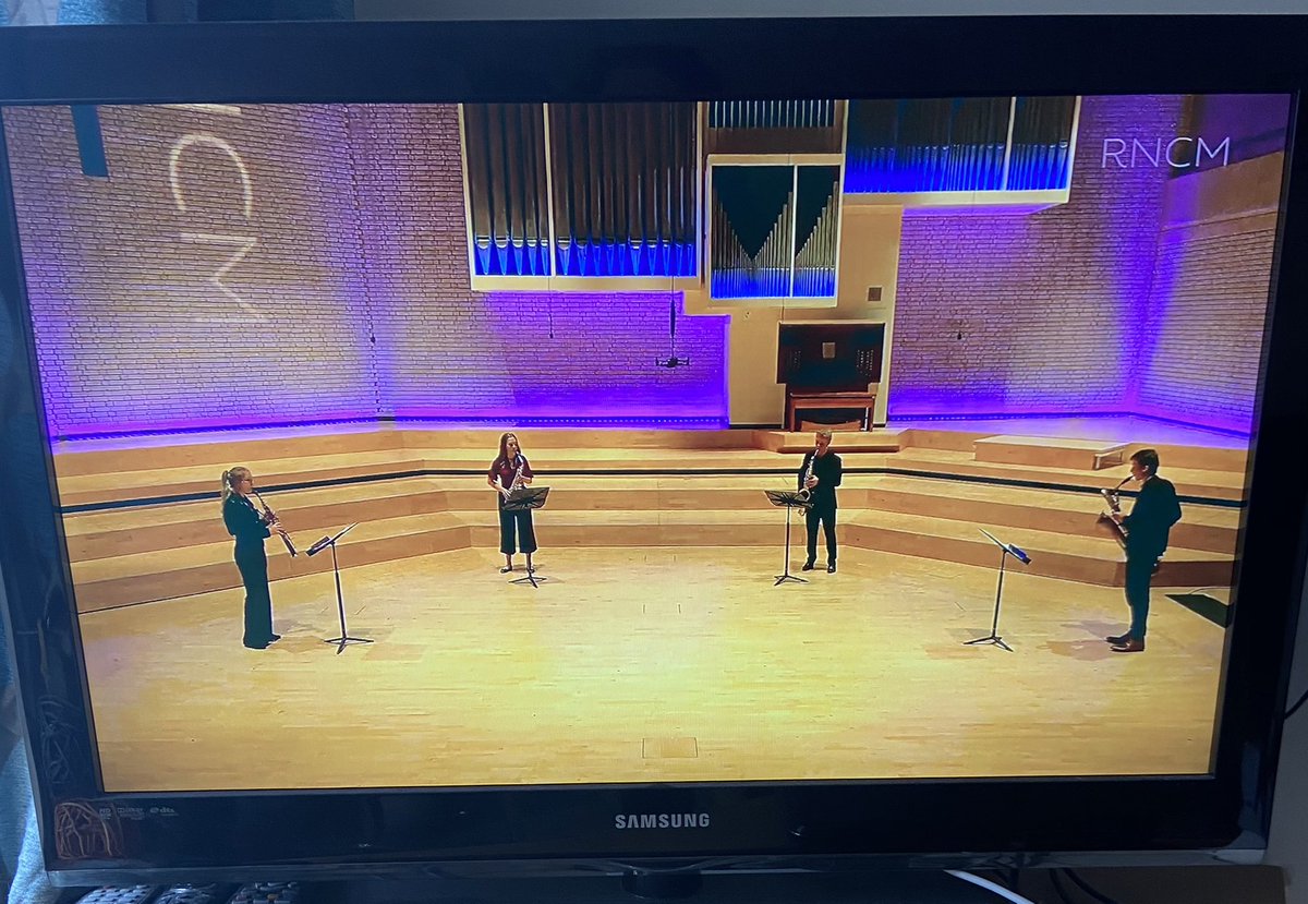 Gilly_Blair's tweet photo. Lovely to catch the @RNCMvoice lunchtime concert livestream on my lunch break! Needed some sax quartet action to brighten up my Monday! Well done @Carys_Sax @ellenpointon14 @dangribbinmusic &amp; Ben 🎷🎷🎷🎷 https://t.co/NReDD2xauu