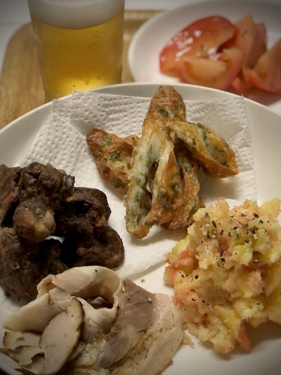 晩ご飯😋
お疲れ様です😊
おつまみ4種盛り笑
チーズ明太ポテサラ、日奈久竹輪磯辺揚げ、自家製ベーコン、レバー甘辛煮の唐揚げ 博多駅のイルミ
Spotify急上昇チャートで松原みきの「真夜中のドア」流れてる、なぜ?
そして良い〜
明日も良い日に‼️
#料理好きな人と繋がりたい
#ツイッター晩酌部 https://t.co/YkSHF9icYR