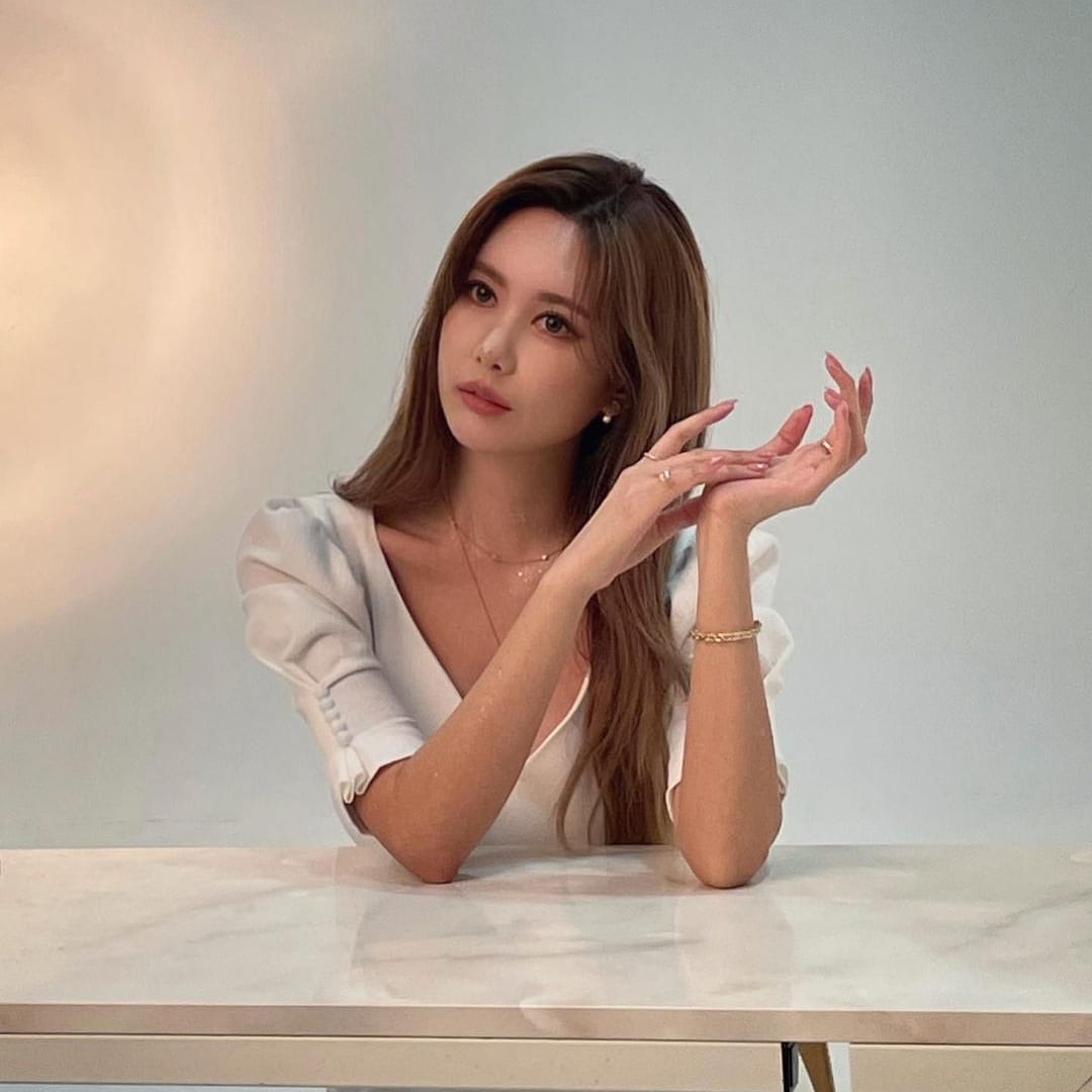 NewsQri's tweet photo. [Expected Qri] Qri plans January 2021 to be a solo album and then a collaboration album, current project is jewelry for everyone to support and next project will be updated
#leeqri #qri #큐리 #티아라 https://t.co/BgieEKy3vX