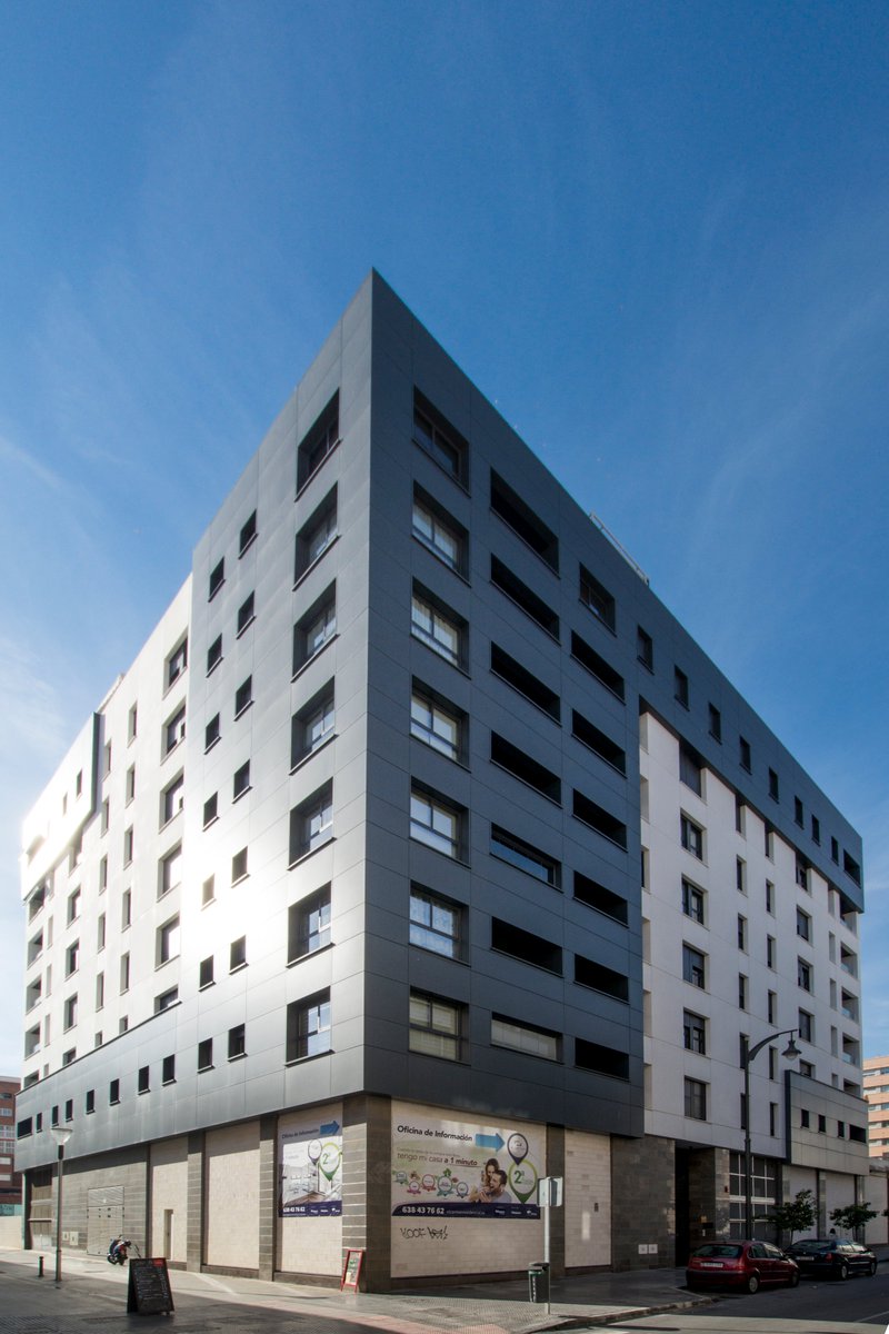 hd_materialsES's tweet photo. Nuestros materiales dan forma a proyectos innovadores y sostenibles como Residencial El Carmen, de HCP Arquitectos #Málaga. Su fachada #descontaminante GRC de cemento fotocatalítico #iactive TECNO reduce la contaminación y mejora la #eficienciaenergética https://t.co/aAG8BbrdYL https://t.co/5GpTkJzfKt