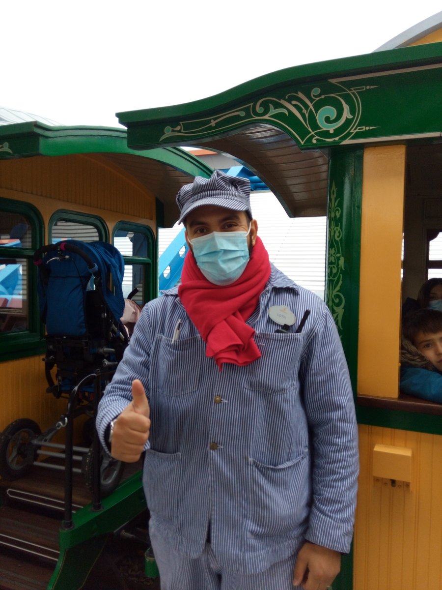 _sharethemagic's tweet photo. Every time we see Lotfi at the train his eyes twinkling over his mask make us smile! #castcomplement #DisneylandParis  #nomagicwithoutyou #SharetheMagic #disneylandrailroad @dlphelp https://t.co/Jfnx2I1TQb
