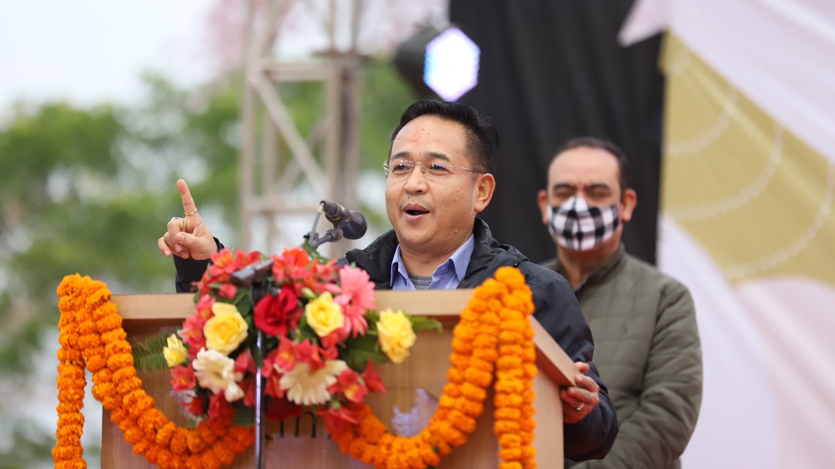 PSTamangGolay's tweet photo. I was pleased to join the area MLA/Minister(Tourism) Shri B.S Pant on the final day of the ‘Temi Autumn Carnival’ in Temi, South Sikkim, which had a theme of 'Locals for Locals' 
#autumncarnival #CMOSikkim https://t.co/0ALK80FKY4