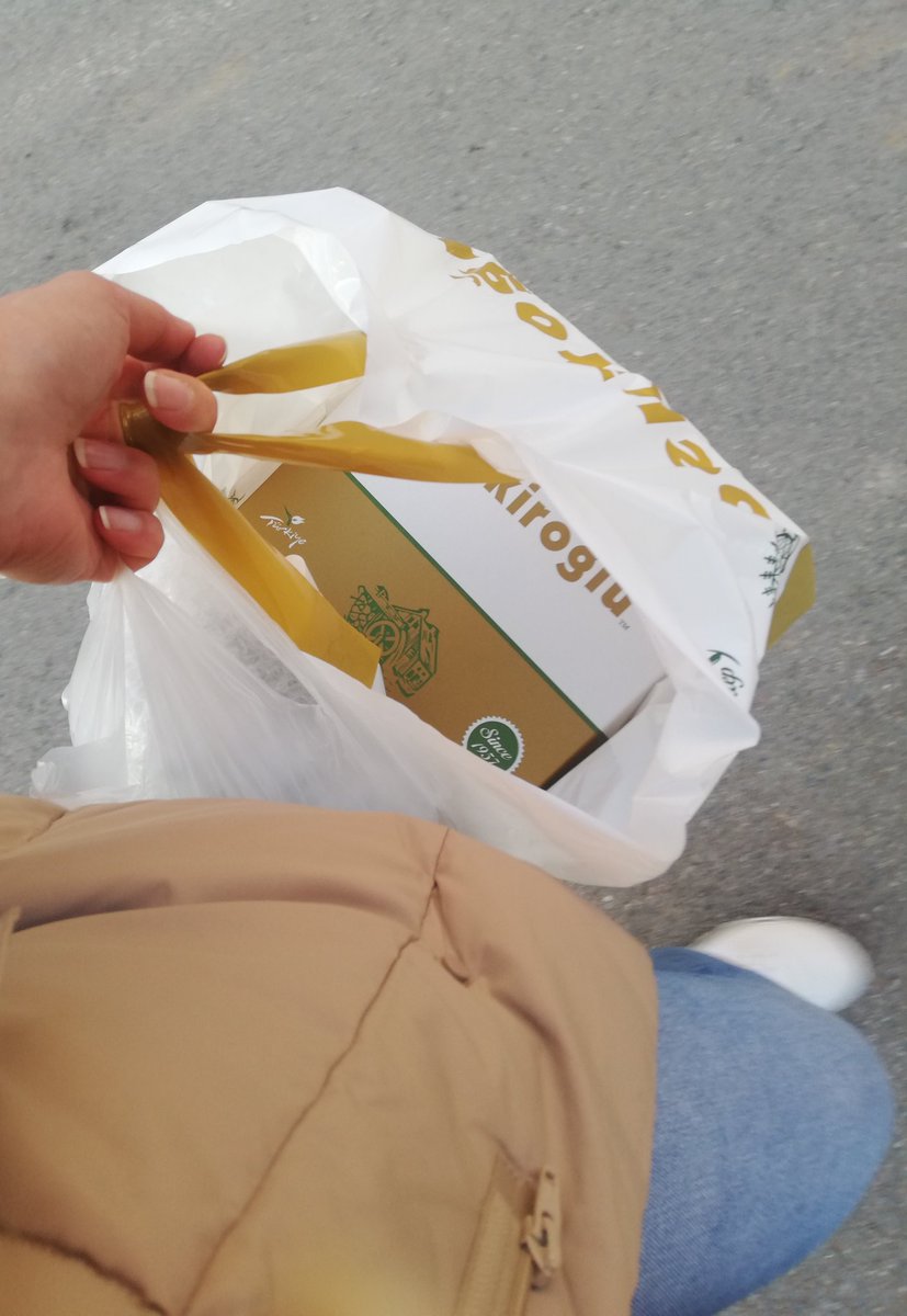 laboranthanimmm's tweet photo. Benim pasta tatlı getirenim bitmeeeeeezz 🤭🤭🤭 #bekiroglu https://t.co/q5ch1ELgUQ