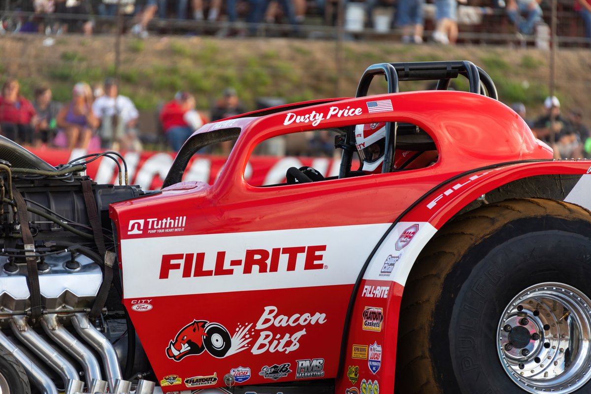 RACER_Network's tweet photo. Everyone likes BACON! The #FillRite BACON BIT$ machine is a crowd favorite and Dusty Price is today's feature driver on #MiniRodMonday!

#MAVTV #MotorsportsNetwork #PPL #ProPulling @ProPulling #BaconBits https://t.co/MXSlhzyx3L