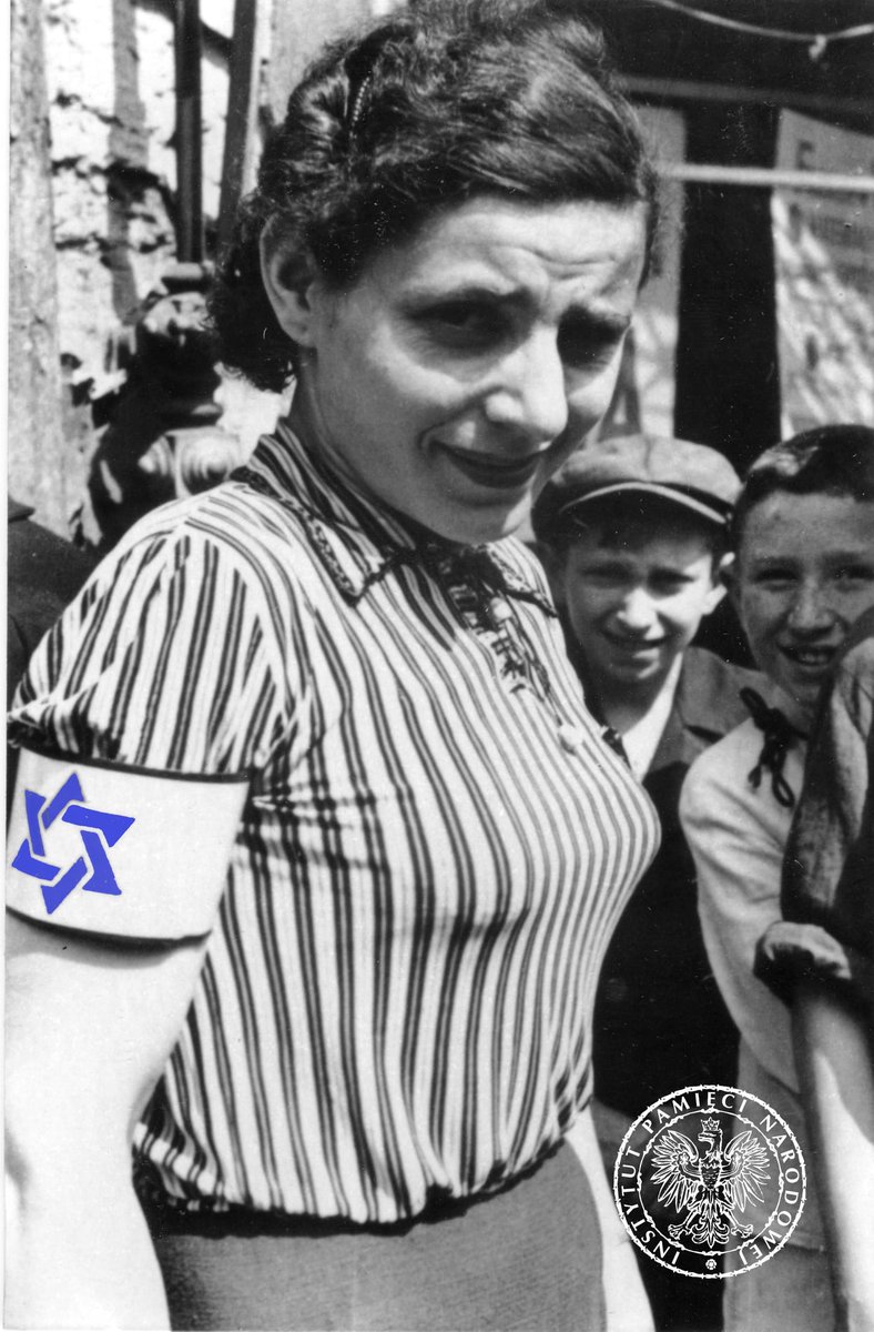 ipngovpl_eng's tweet photo. It took the Germans only a month after the establishment of #GeneralGovernment to introduce the visible symbols of #JewishDiscrimination.
#OTD in 1939 #HansFrank decreed that all the #Jews over the age of 10 in General Government wear a compulsory armband with the #StarOfDavid. https://t.co/cpSsf1CCSN