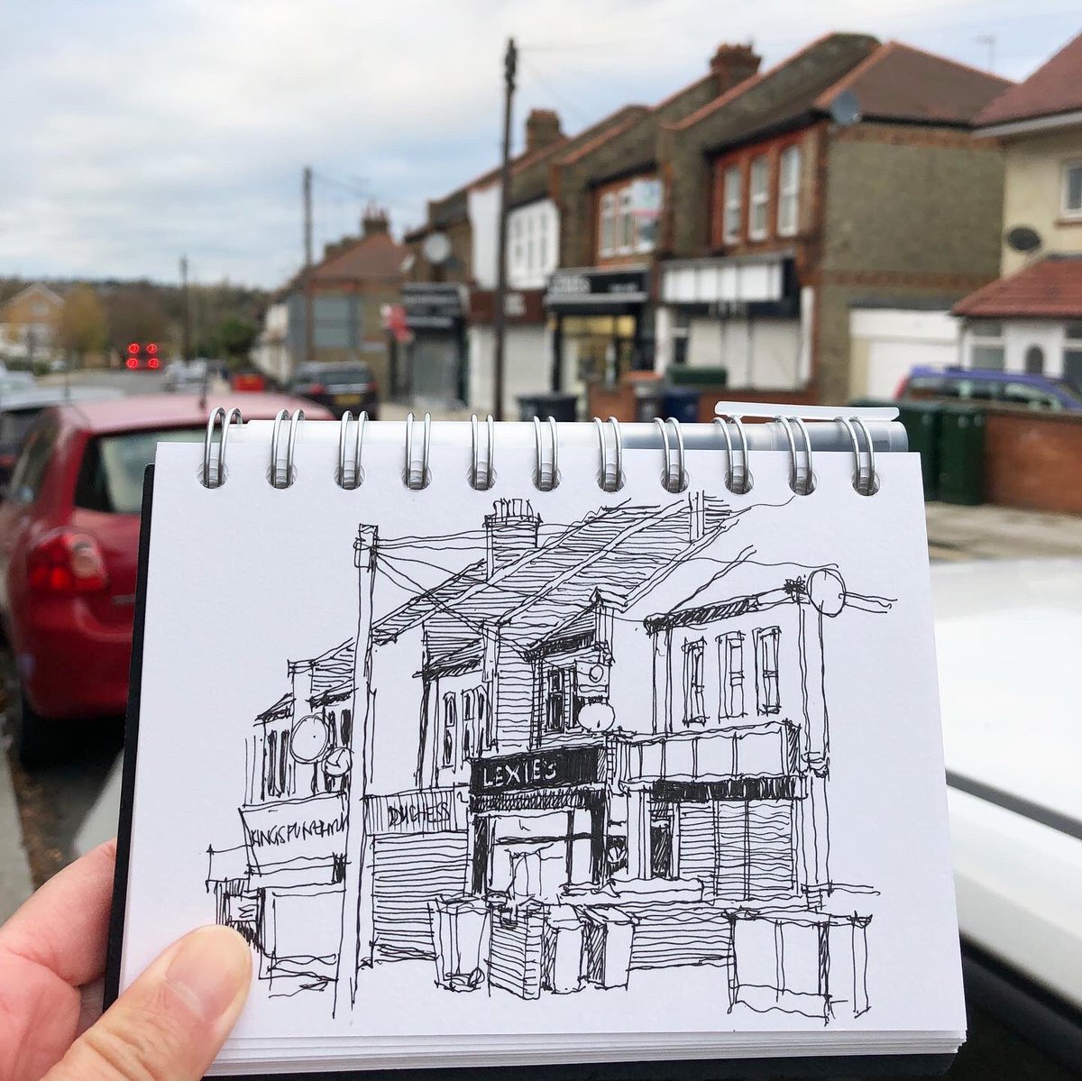 choi_sl's tweet photo. Getting cold out, going to need to find those fingerless gloves! #sketchbook #DailySketch #locationsketching #slcscribbles https://t.co/qJLHemkTrt