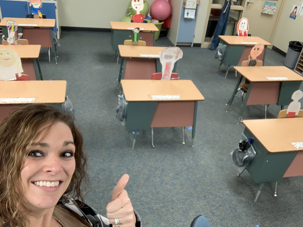 MrsVortherms3rd's tweet photo. First day if remote learning here we go! My class may be at home but they left a little piece of them behind to keep me company! I love these kids! #wemaybeapartbutstulltogether #learningfromafar #emporiaproud @villeagles https://t.co/KyXR8NQgRO