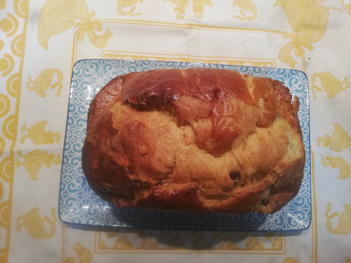 PedraDLabirinto's tweet photo. #ColorWeekYoigo el dorado panettone! https://t.co/NZx4qUVIfO