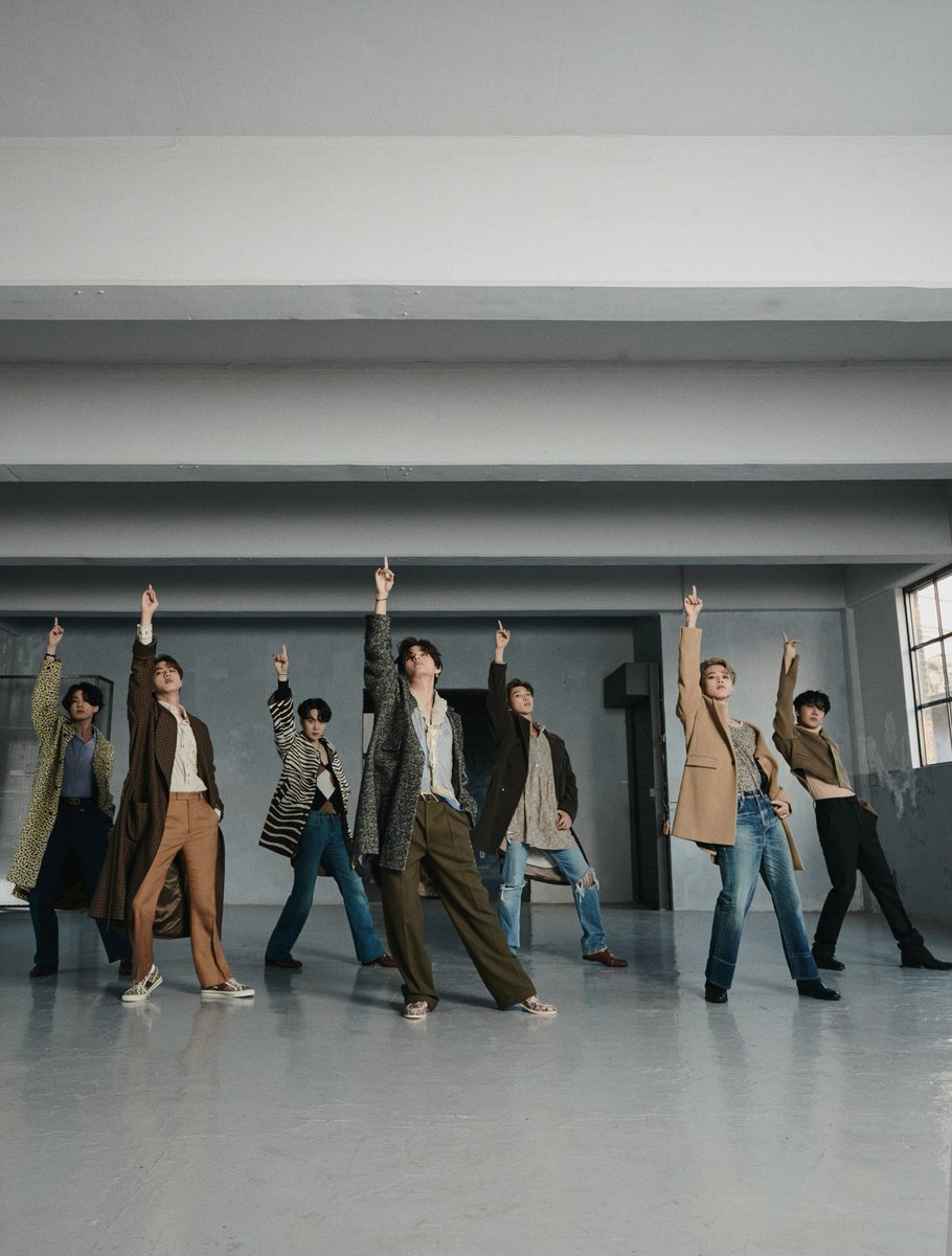 btspiics1's tweet photo. • BTS x ESQUIRE Full HD. https://t.co/00571k9RaR