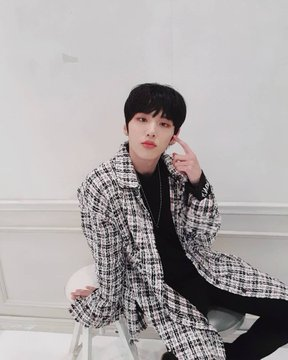 BIG5_Spain's tweet photo. [INSTA] 15.11.20 Gunmin

.
El concierto en directo de hoy de NIK ha sido divertido!

Muchas gracias por ver el directo de hoy!

@NIKOFFICIAL11

#NIK #Concert #Live 

Vía: big_gunmin 
Cr: BoysInGroove_Fr 
Trad: Cris B.I.G Spain
Coged con créditos https://t.co/LlbPx0Knwm