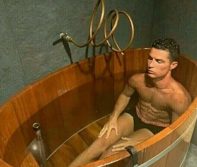 meu max steel no banheiro depois de eu esquecer ele lá: