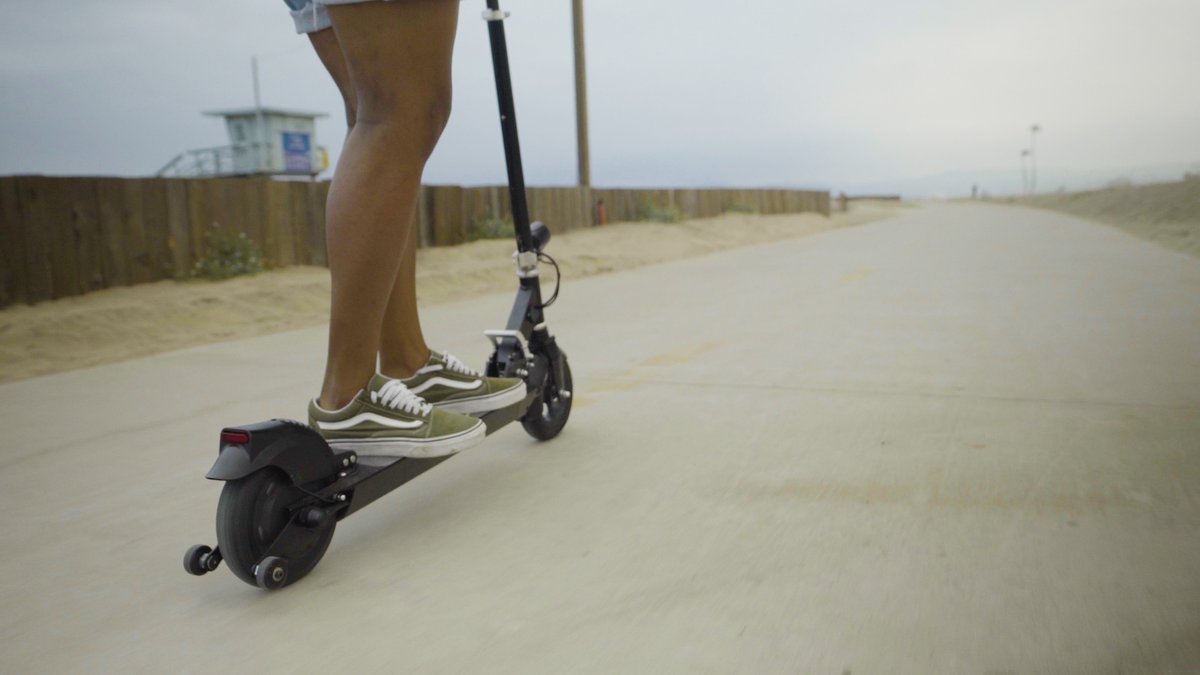 Cruising into a new week the best way we know how. ✌️🛴  #GetGlion #Glion #EScooter