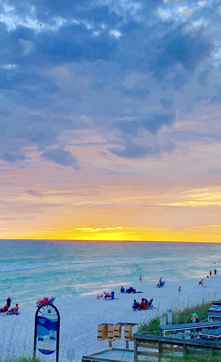 ParasailNOW's tweet photo. Beautiful evening in Miramar Beach💙 @SouthWalton https://t.co/ZW0z4HixwJ