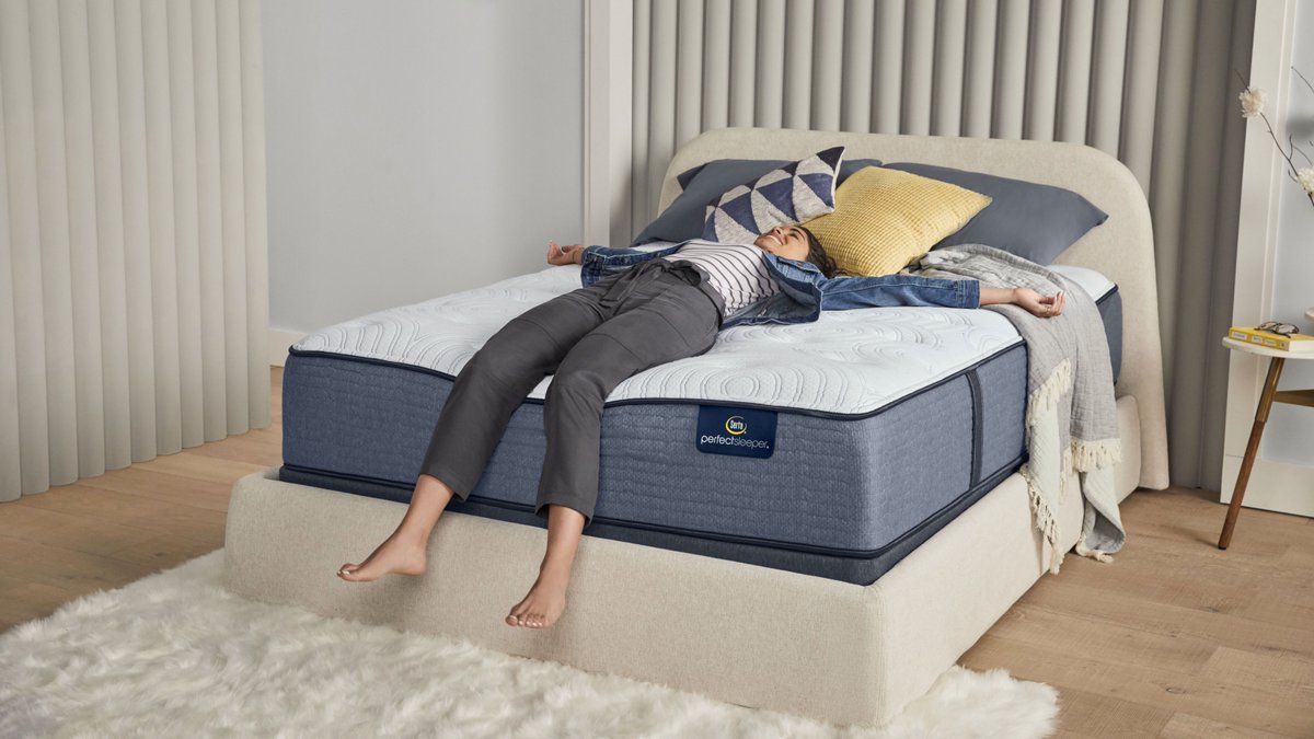 SertaMattresses's tweet photo. If we could be anywhere, it would be lounging on our new #PerfectSleeper mattress. 

Where is your #ComfortHappyPlace? Tell us below! 👇 https://t.co/CLNhCLxcja