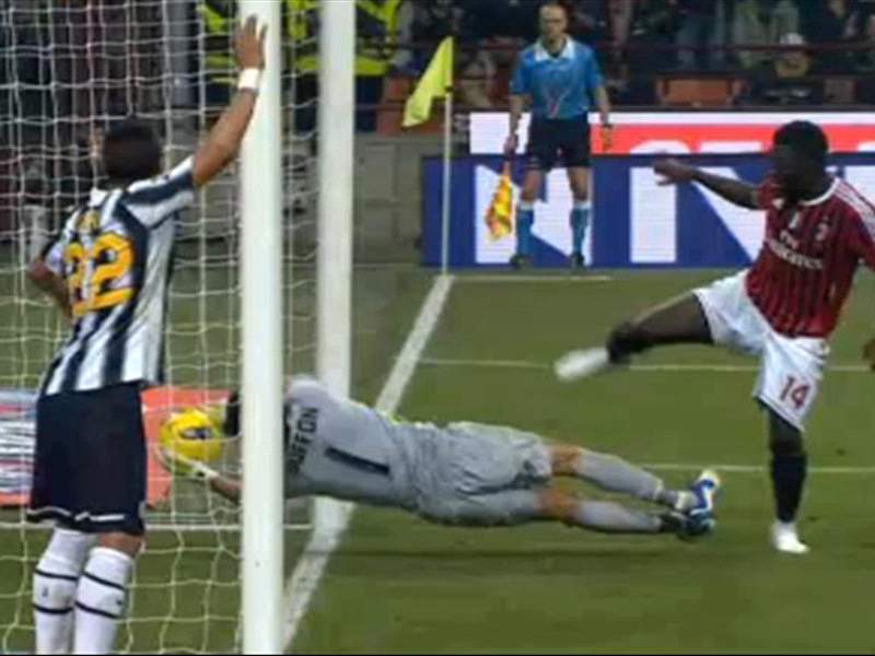 MilanPosts's tweet photo. 🎙️Galliani to Libero: "Muntari's goal against Juventus would have changed history. We would have won a 2nd Scudetto in a row. we would not have sold Ibra and Thiago Silva. We could have started again with the fourth great Milan and I would have closed the signing of Tevez." https://t.co/Ri7Kk8I36e