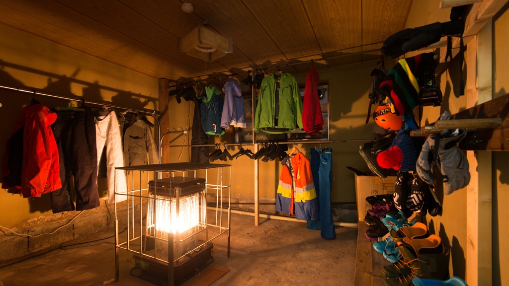 NaganoNippon's tweet photo. Hey there ski-changers, here’s an opportunity for you in @AkakuraMyoko / @myokokogen Japan. It’s time for you to live your best life as the master/mistress of your very own ski hostel. Continue the business with up to 35 places for paying guests...

1/3 https://t.co/7TeVzOaRRs