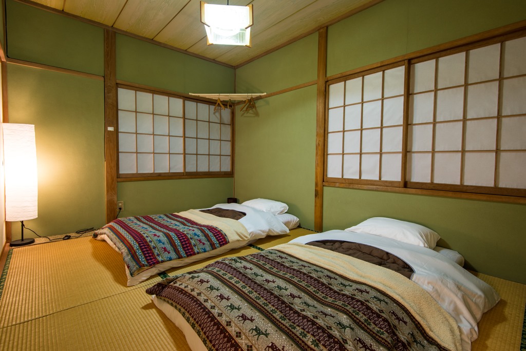 NaganoNippon's tweet photo. Hey there ski-changers, here’s an opportunity for you in @AkakuraMyoko / @myokokogen Japan. It’s time for you to live your best life as the master/mistress of your very own ski hostel. Continue the business with up to 35 places for paying guests...

1/3 https://t.co/7TeVzOaRRs