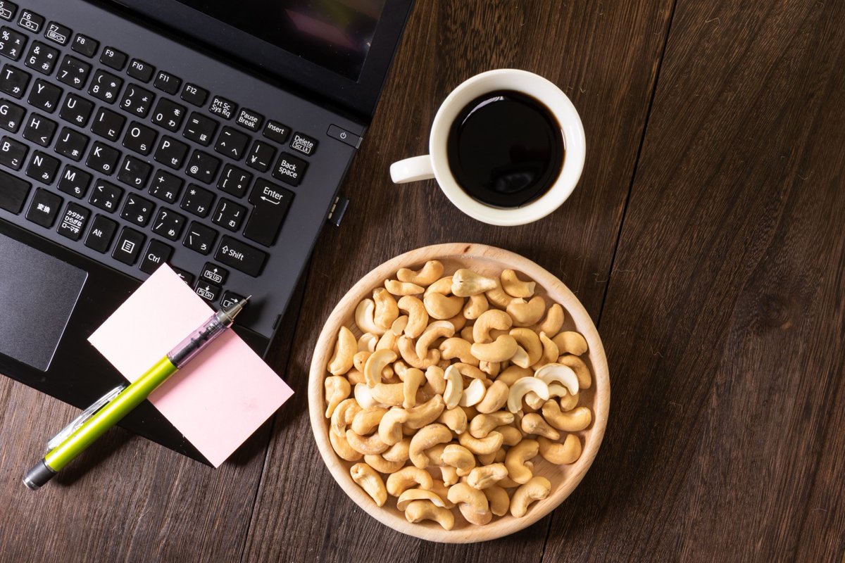 CBPTradeGov's tweet photo. #DYK today is both National #CashewDay and #EspressoDay? So while you’re enjoying these delicious treats, rest assured @CBP makes import safety, including food safety, a #PriorityTradeIssue. https://t.co/cfx2q6Q6Xi https://t.co/E4vdRvlxGx
