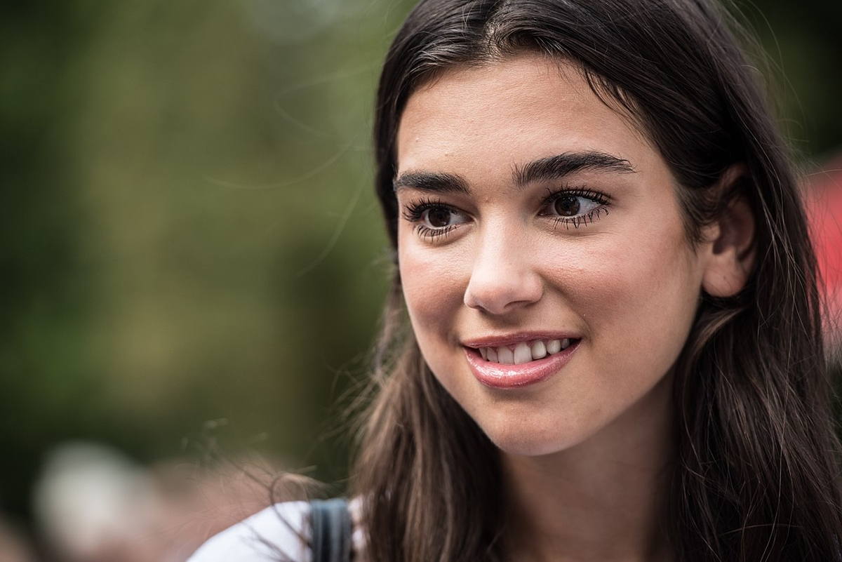MusicBizLatest's tweet image. Dua Lipa Says Women Need to Work ‘A Little Bit Harder’ If They Want to Be Taken Seriously In the Music Industry j.mp/2UVtodu