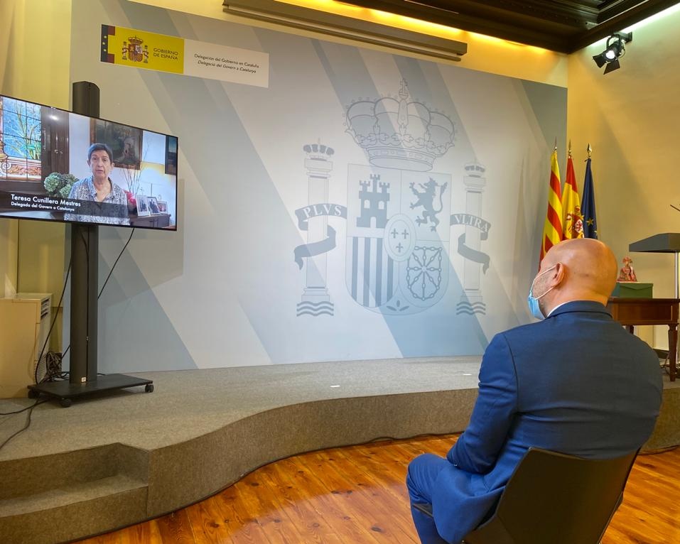 BcnGob's tweet photo. La Subdelegació del Govern a Barcelona @BcnGob distingeix al Servei d'Atenció, Recuperació i Acollida #SARA de @bcn_ajuntament amb el reconeixement Meninas 2020. Un servei ambulatori que atén persones víctimes de violència masclista https://t.co/hP755n8XXQ