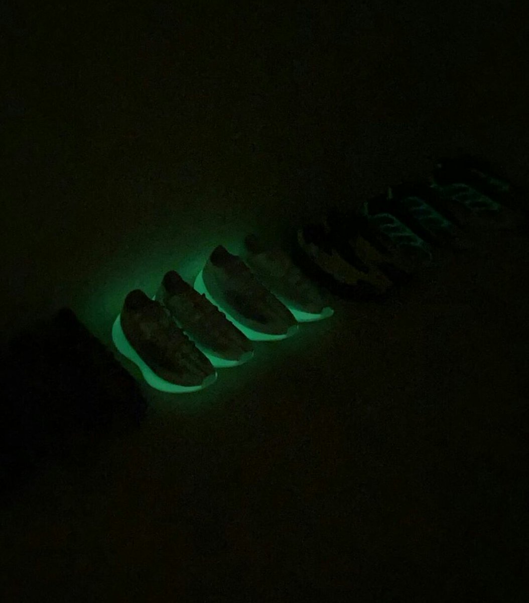Cyrus_e_virus's tweet image. Them Yeezy's be like "vuka svaye"🤣🤣#KickGameOnPoint