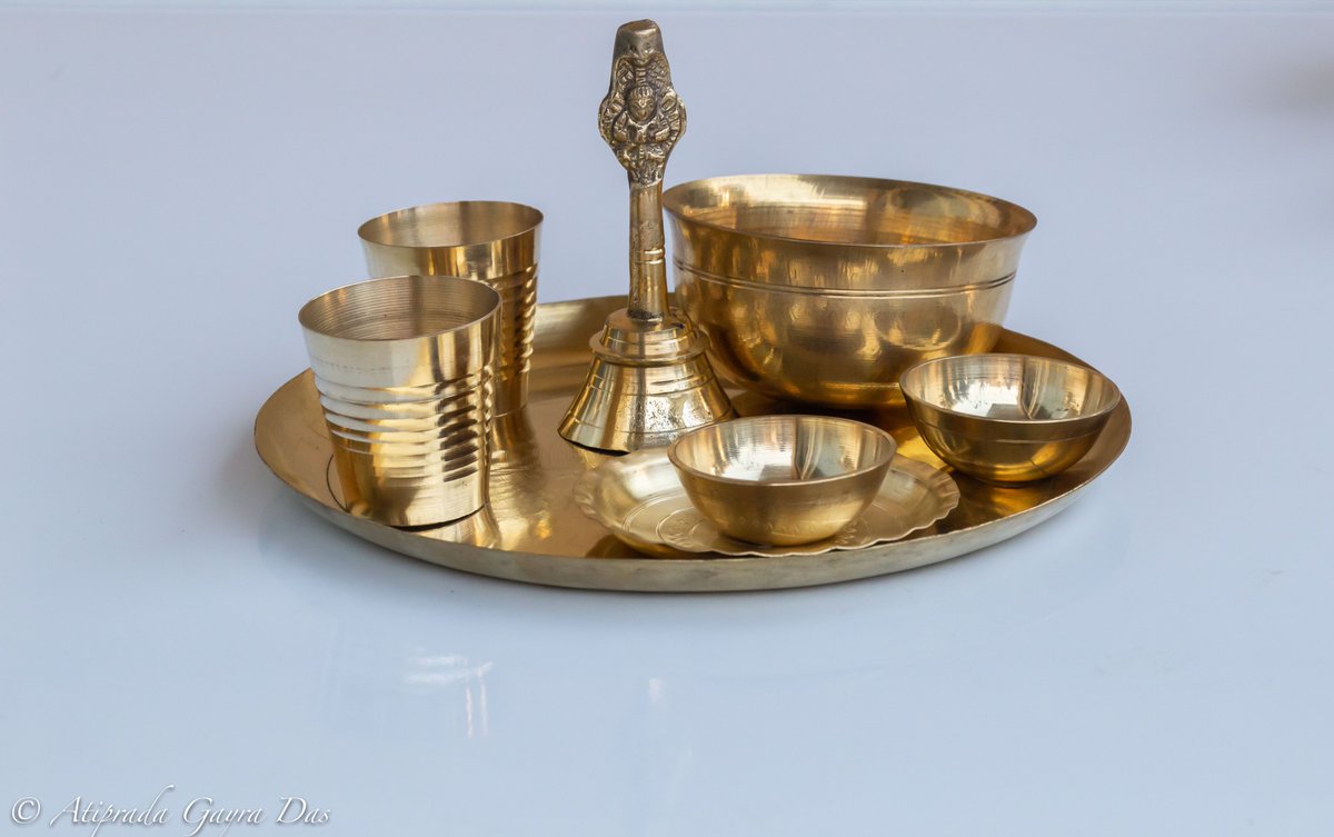 gayradas's tweet photo. Bhoga tray (food offerings) with cups and plates, bell.Hare Krishna things, Spiritual things.
#lalalakamala #Harekrishna #japabag #japatulasi #tulasibag #Mahamantra #holyname #Krishna #Rdha #spiritual #Bhaktiyoga #Prabhupada #Nrisimhadev
https://t.co/ySCE24clJ2 https://t.co/H7E9hzw5X4