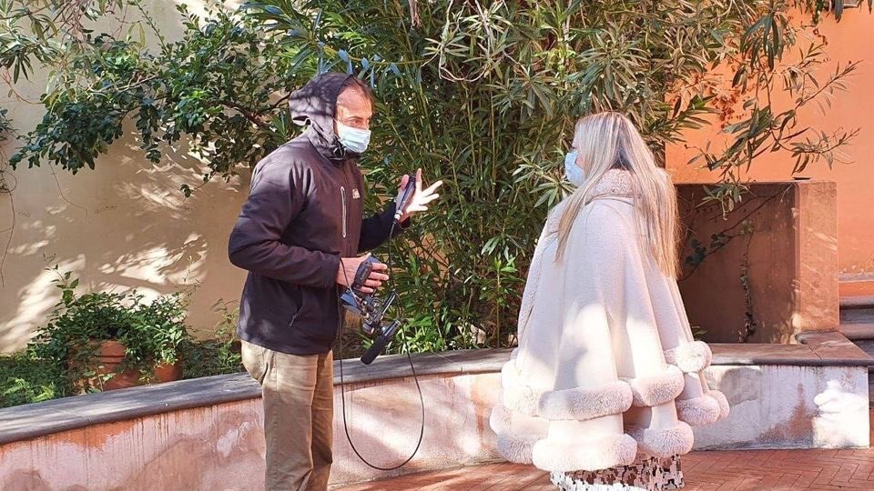 Casa_donna_Pisa's tweet photo. #Buongiornodonne dal giardino della Casa dove i giornalisti stanno intervistando le nostre @cescapidu e Giovanna Zitiello.
Noi ci vediamo alle 12 sulla nostra pagina Fb https://t.co/T7wXn5LW1W per parlare dell'attività del centro antiviolenza nel 2020. A più tardi! #nonsolonumeri https://t.co/mPMIAJuNk6