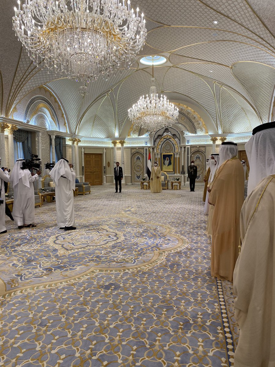 AnwarGargash's tweet photo. تشرفت بحضور مراسم أداء القسم لسفراء الدولة وإستلام أوراق إعتماد مجموعة من السفراء الأجانب أمام صاحب السمو الشيخ محمد بن راشد آل مكتوم في قصر الوطن، تمنياتي بالتوفيق والنجاح للأخوة شهاب الفهيم في مهمت�� الي اليابان و جمال السويدي إلى سنغافورة. https://t.co/PvpsvaGzqC