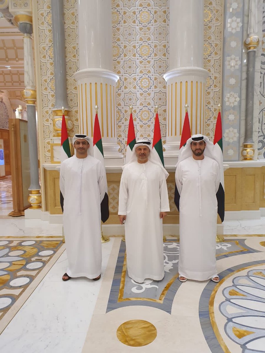 AnwarGargash's tweet photo. تشرفت بحضور مراسم أداء القسم لسفراء الدولة وإستلام أوراق إعتماد مجموعة من السفراء الأجانب أمام صاحب السمو الشيخ محمد بن راشد آل مكتوم في قصر الوطن، تمنياتي بالتوفيق والنجاح للأخوة شهاب الفهيم في مهمت�� الي اليابان و جمال السويدي إلى سنغافورة. https://t.co/PvpsvaGzqC