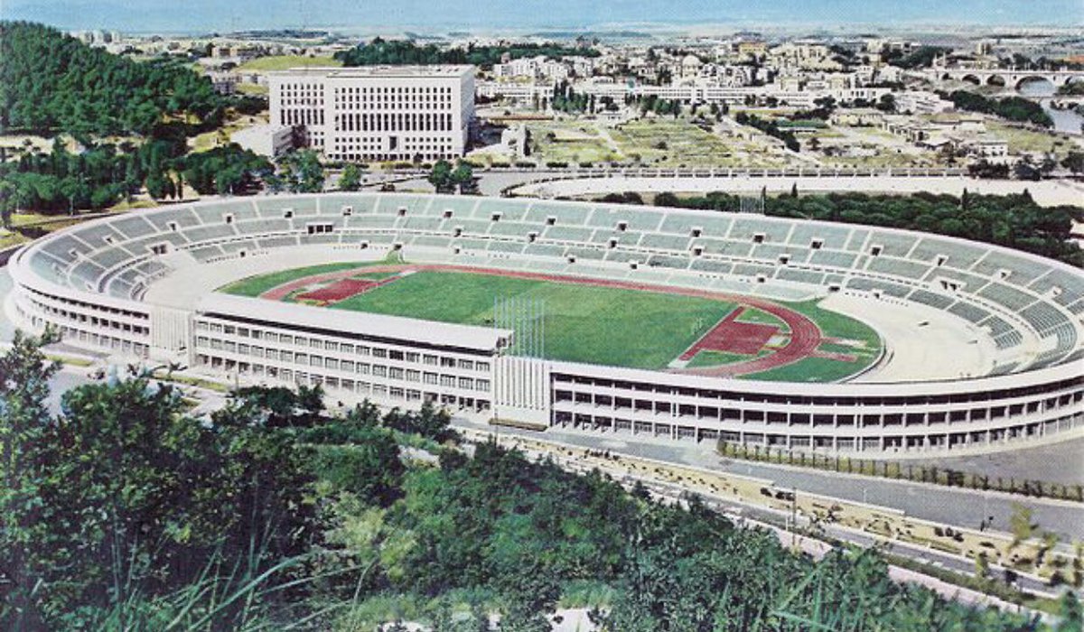 Int_MP's tweet image. #Today we continue on the thread of #nostalgia!

#Here is a #photo of the #Stadio #Olimlico in #Rome and the surrounding #quarters in the 90s

#90sLove #23novembre #StadioDellaRoma #StadioOlimpico
