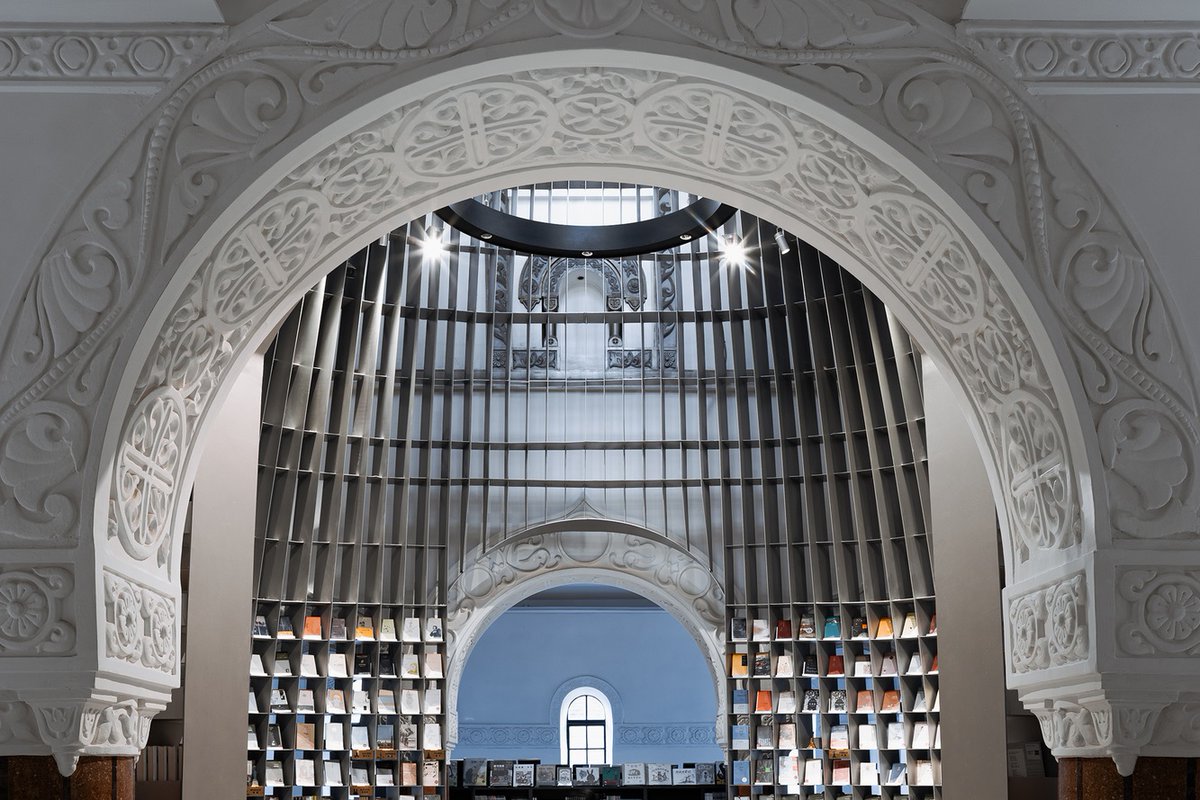 PrixVersailles's tweet photo. Sinan Books Poetry Store (Shanghai, Chine), Mention spéciale Intérieur (catégorie Magasins) Asie centrale et du Nord-Est #PrixVersailles2020 #TitreContinental #Magasins2020 #WutopiaLab https://t.co/0G9AB2LOWh https://t.co/dJ6N31uYEV