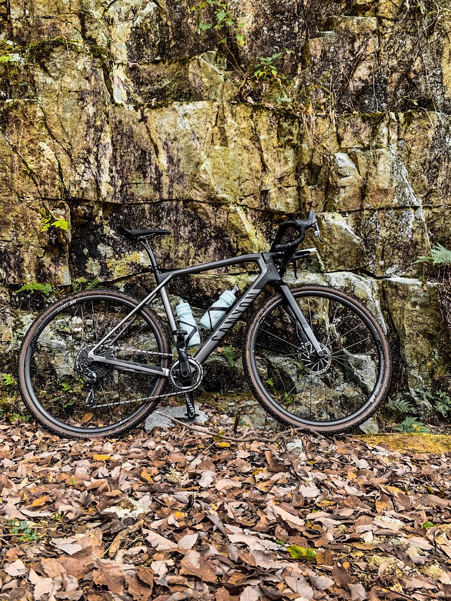 Holiday Monday in Japan today so adventured up the famous Kyoto Hiezan Mountain. Superb gravel adventure up and down the hiking paths and beyond.

#outsideisfree #visitkyoto #japantravel #traveljapan #japantour #canyonbikes #japan_focus #lifeinjapan #explorekyoto #gravelbike
