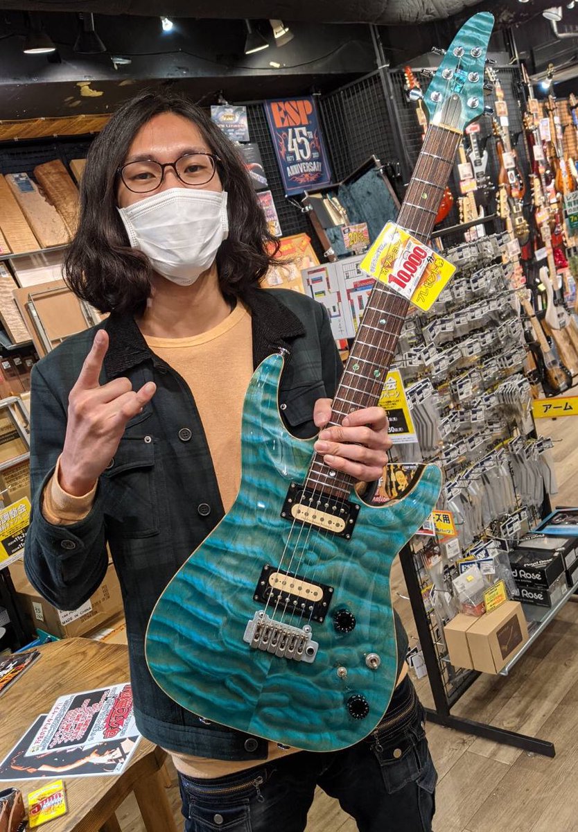 espcustomshop's tweet photo. 【㊗️納品🎉】ESP HORIZON-CTM ORDER(中古)をご成約いただきました！
クリスマススペシャル企画のオプションでは見事¥10,000-分のオプションをゲット！
これからたくさん弾いてくださいね😊
またいつでも遊びに来てください！
ありがとうございました！！
#ESP #大阪 #梅田 #ギター #クリスマスセール https://t.co/U7tW4vQcKL