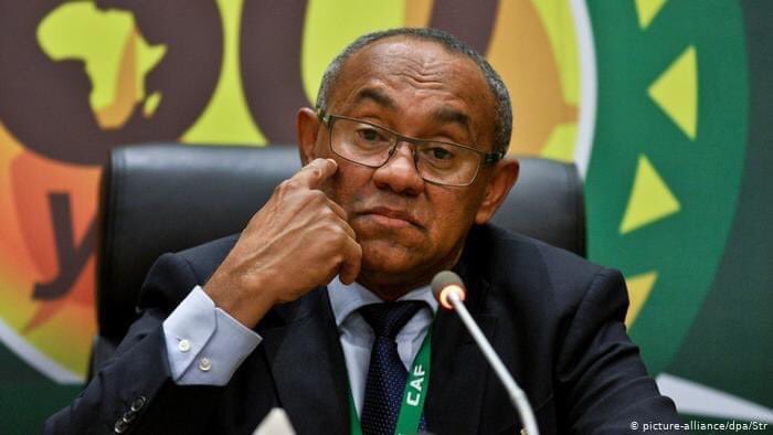 cfootcameroun's tweet photo. 🔴 BREAKING NEWS: Ahmad Ahmad, le président de la CAF (Confédération Africaine de Football) vient d'être suspendu pour une durée de cinq ans par la FIFA pour malversation financière. https://t.co/CTKfB1ZIXO
