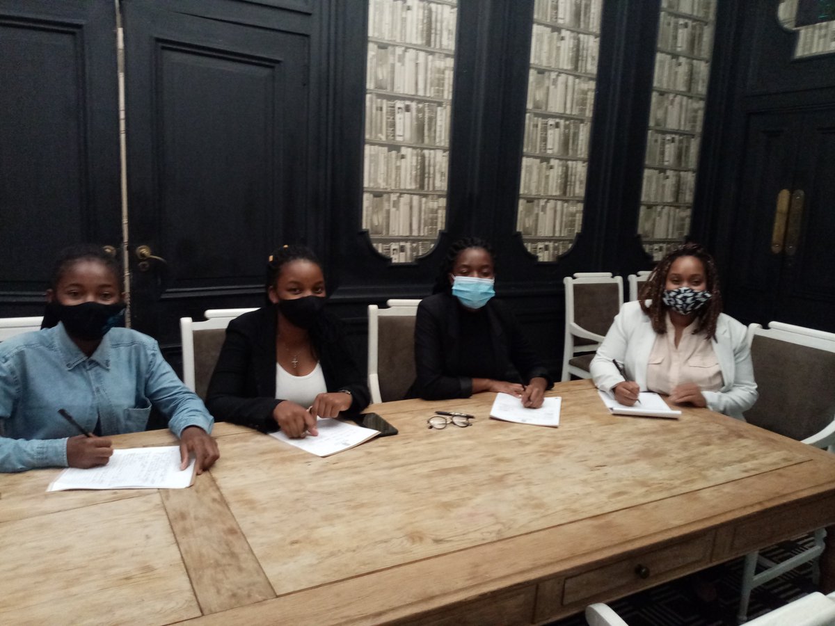 AWLN_Zimbabwe's tweet photo. Awareness and critical consciousness of key issues must be preceeded by relay of information that is factual, well-informed and packaged effectively to support Advocacy Efforts. Breakaway sessions @AWLN_Zim Media and Advocacy Training #womenleaders #Awln_Zim https://t.co/i5CSFwAh3Q