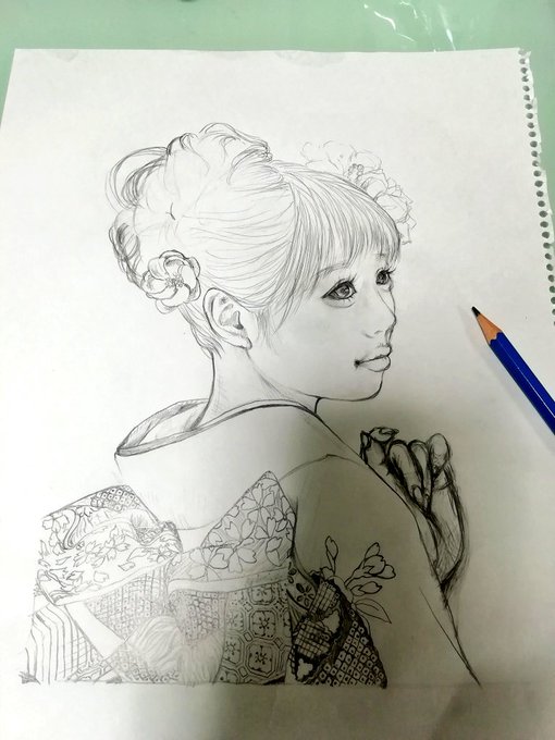 纏まってきたラフと、塗り途中の絵。レースは永遠に描いていたいくらい楽しくて✨

今迄描いてきた
"妖艶で神秘的なドールのような少女"とは正反対の
"あたたかみのある普通の少女"をとても描いてみたい。

もしかしてもう一つの大きな制作の柱になるかもしれません。 