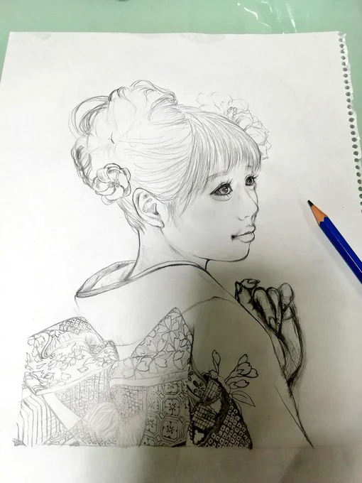纏まってきたラフと、塗り途中の絵。レースは永遠に描いていたいくらい楽しくて✨

今迄描いてきた
"妖艶で神秘的なドールのような少女"とは正反対の
"あたたかみのある普通の少女"をとても描いてみたい。

もしかしてもう一つの大きな制作の柱になるかもしれません。 