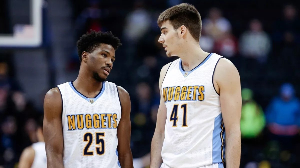 NuggetsFra's tweet photo. Pour ceux qui se demandent encore pourquoi on a tradé Malik Beasley et Juancho Hernangomez aux Wolves : ils vont prendre 22M$/an. Et on est très content pour eux.

Leur trade nous aura au moins permis de récupèrer un pick (transformé en Zeke Nnaji) https://t.co/V120nvTfry