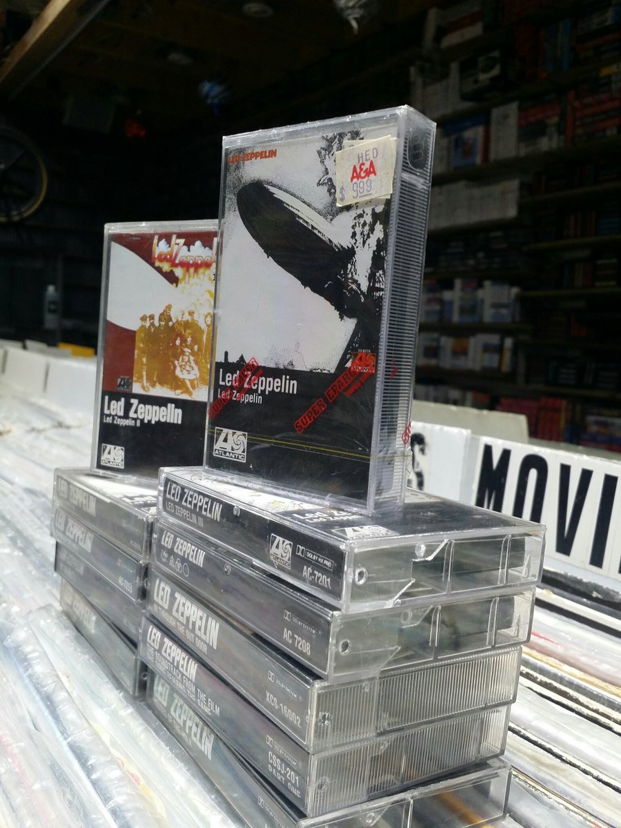 toyrattca's tweet image. Solid stack of #shat #LedZeppelin #cassettetape #sonywalkman #vintageaudio #RecordStoreDay #musicindustry #hmv #Christmas2020 #christmasrefresh #ChristmasIsComing #Christmas #StrangerThings #Timeless #toronto #retaillife #goat #smwto