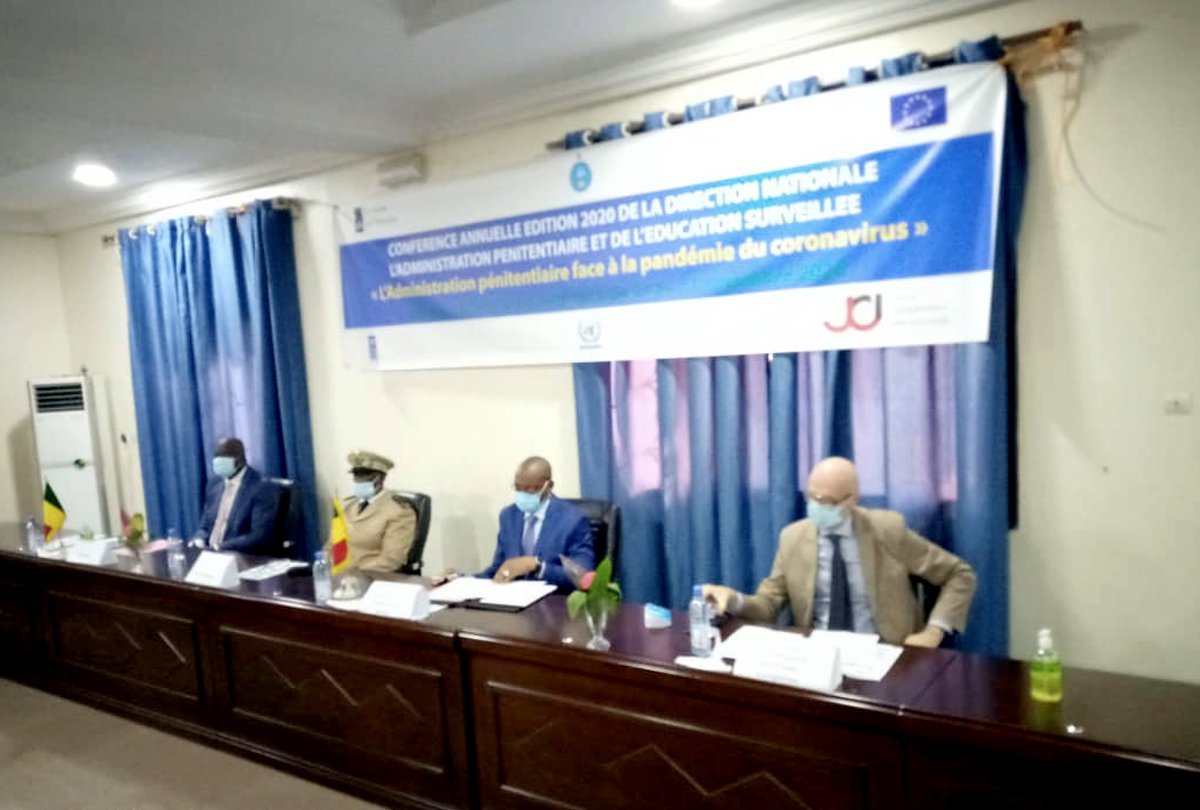 PNUDMALI's tweet photo. Conférence annuelle de la Direction nationale de l’administration pénitentiaire et de l’éducation surveillée #DNAPES sous le thème « L’administration pénitentiaire face à la pandémie du coronavirus ». Projet #GFP_PrisonsMandela, financé par le @PNUDMALI & les #PaysBas 🇳🇱@NLauMali https://t.co/bS7voyt4yw