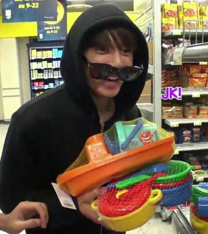 sarahnimbus's tweet photo. My favorite photos of jungkook hyung https://t.co/eeRSZiYwbP