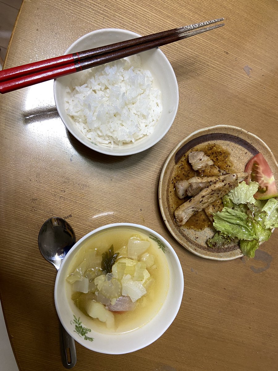 kclax_bio's tweet photo. リモート授業になってから晩ご飯を作るのまだまだ継続中です！
もっと上手くなれるよう頑張ります🌟

#神戸女学院大学
#ラクロス部 https://t.co/5Y0uzdmr8y