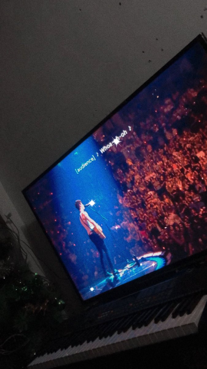 JamesDhariel's tweet photo. FINALLY!! 😭 speechless, just tears 🥺🥺 #InWonderWatchParty #InWonderPH @mca_music @SHAWNMPH 🖤 https://t.co/Hw3W6EAkbY
