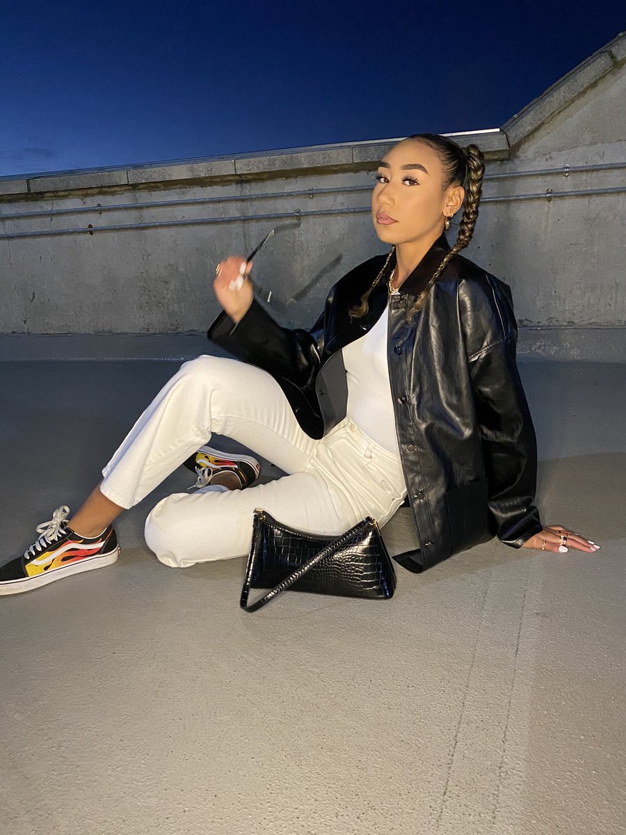 macyfrench_'s tweet photo. shameless self promo💕 @frxnchfits on insta for outfit inspo! https://t.co/f9JqlNrvd5 https://t.co/bJSKtvNIRv