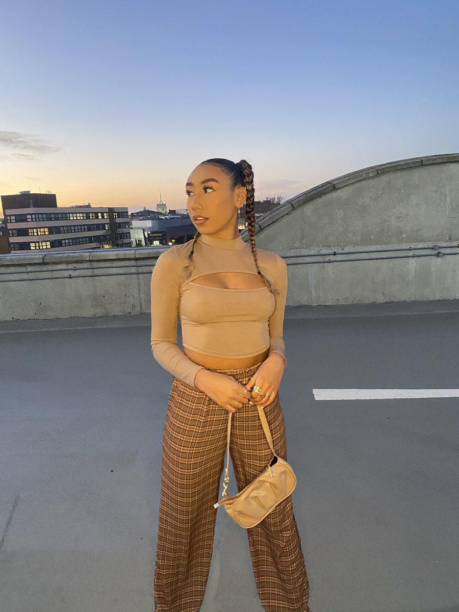 macyfrench_'s tweet photo. shameless self promo💕 @frxnchfits on insta for outfit inspo! https://t.co/f9JqlNrvd5 https://t.co/bJSKtvNIRv